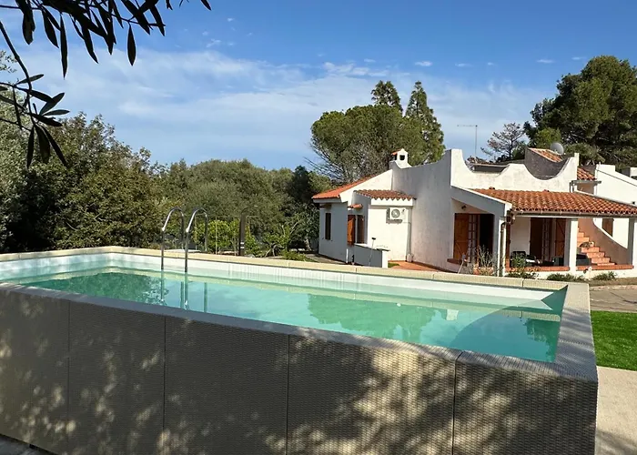 With Private Pool Near The And Pula 度假居 萨罗克