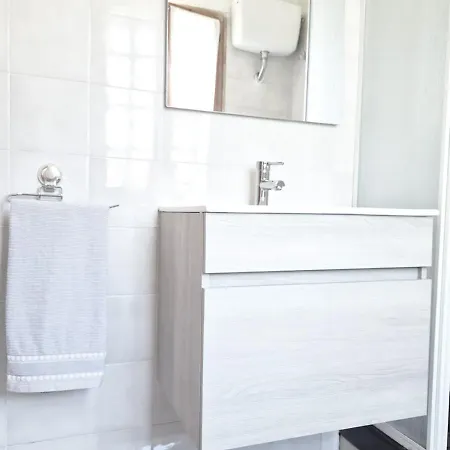 With Private Pool Near The And Pula بيت للعطل سارّوتش